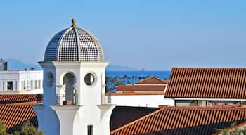 Santa Barbara showing a coastal town