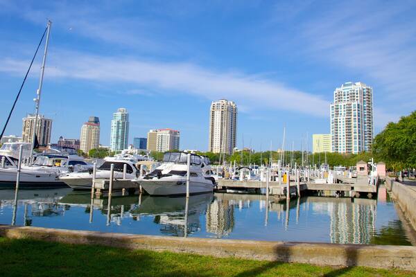 St. Petersburg featuring a bay or harbor, boating and a marina