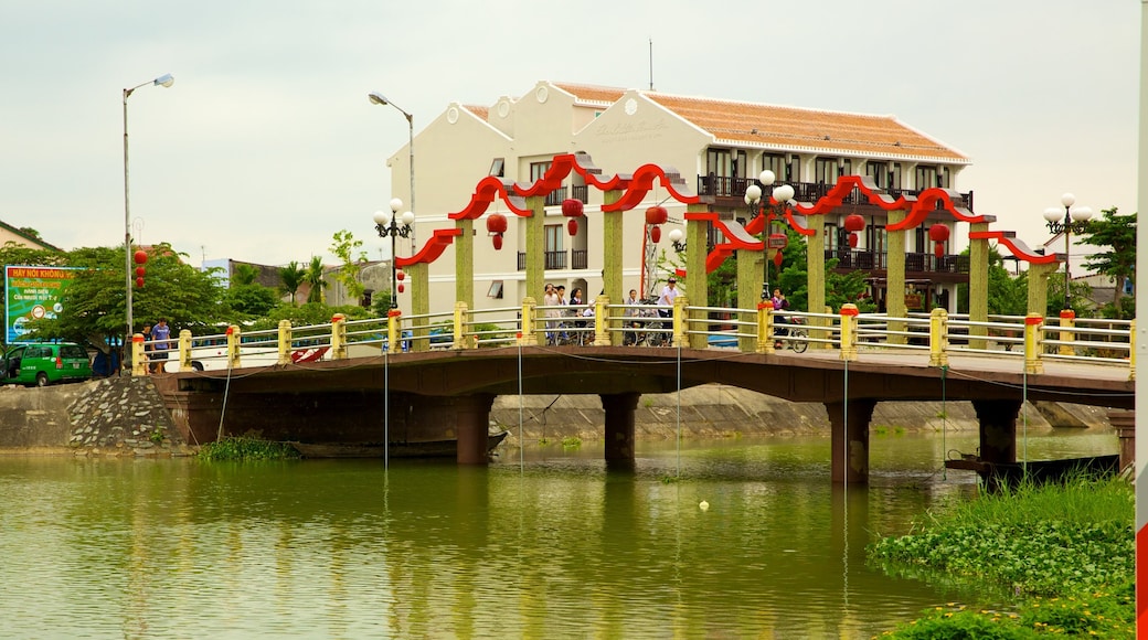 Song Hoai Square showing a square or plaza, street scenes and a bridge