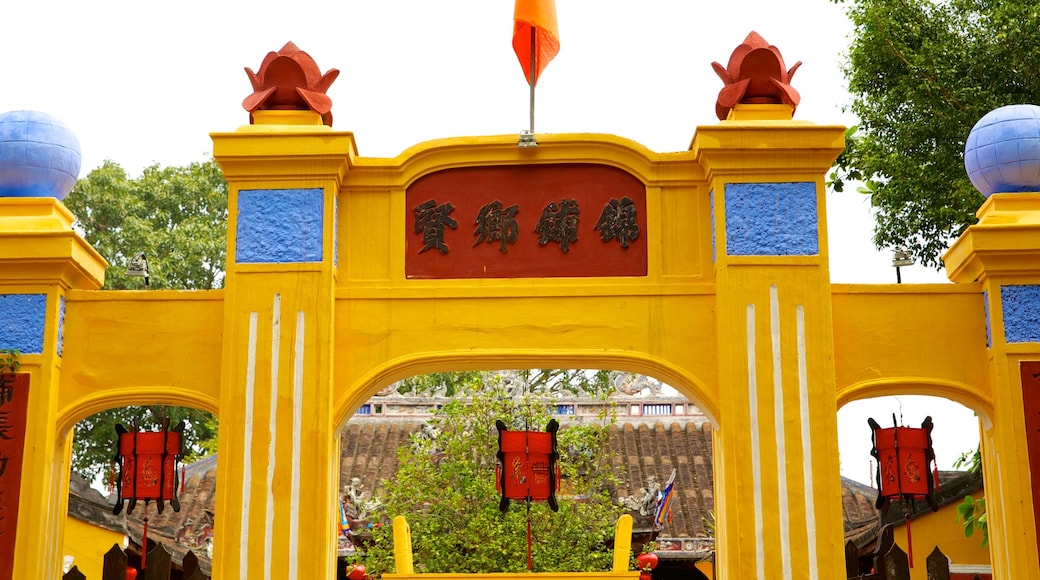 Cam Pho Temple showing religious aspects and a temple or place of worship