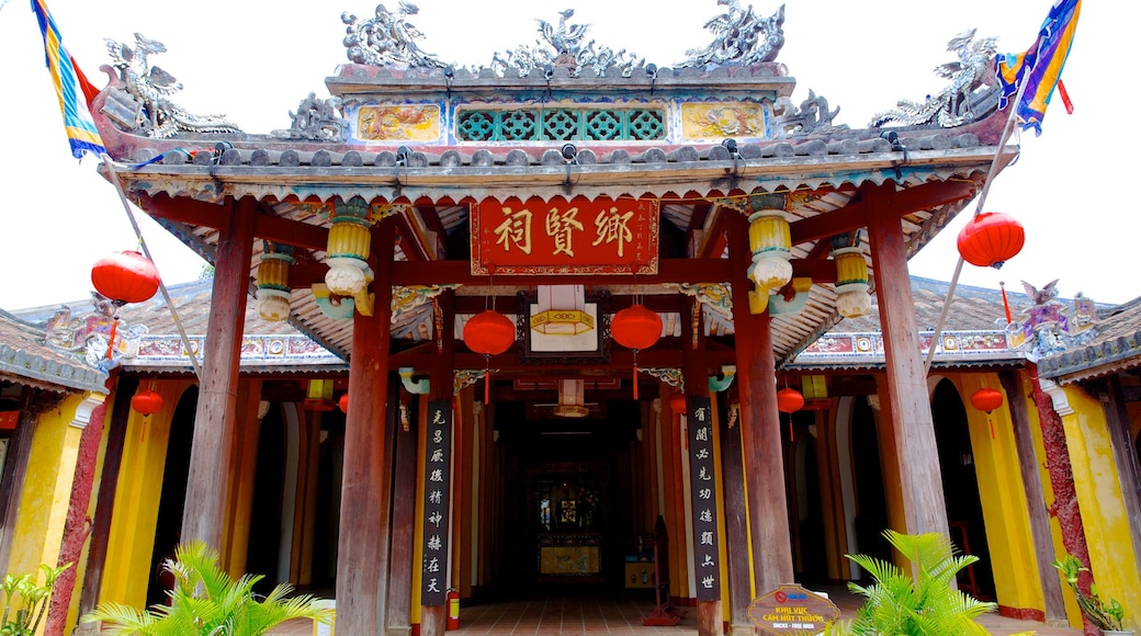 Cam Pho Temple which includes religious aspects and a temple or place of worship