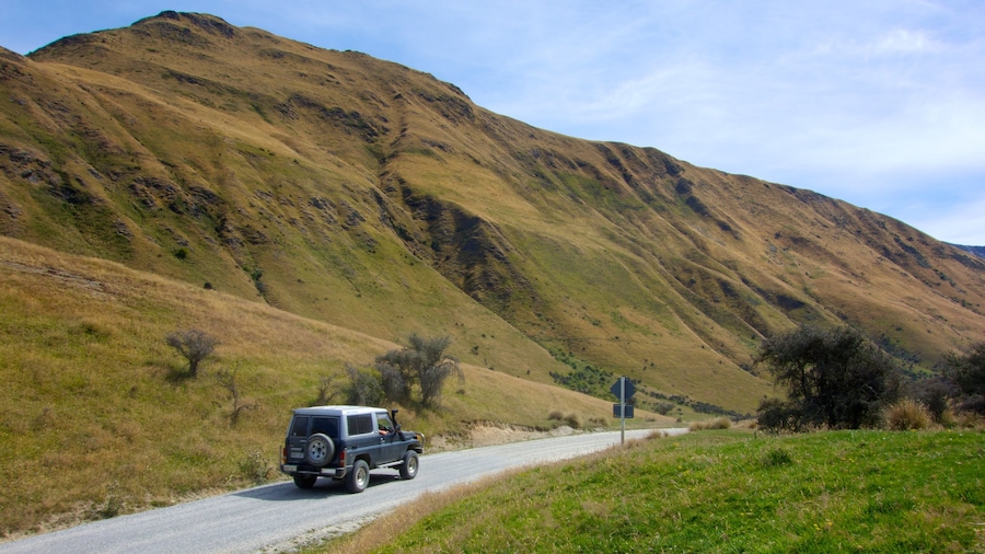 Moke Lake which includes off-road driving and tranquil scenes