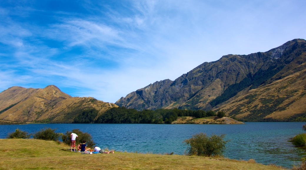 Queenstown which includes picnicking, a lake or waterhole and landscape views