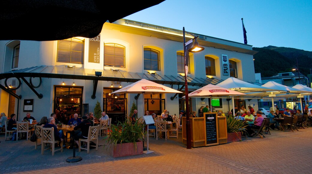 South Island showing dining out, cafe scenes and street scenes