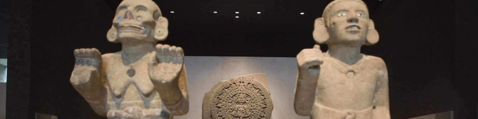 Musée national d\'anthropologie montrant art et vues intérieures