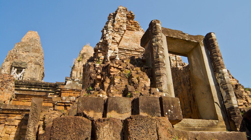 Siem Reap featuring a ruin