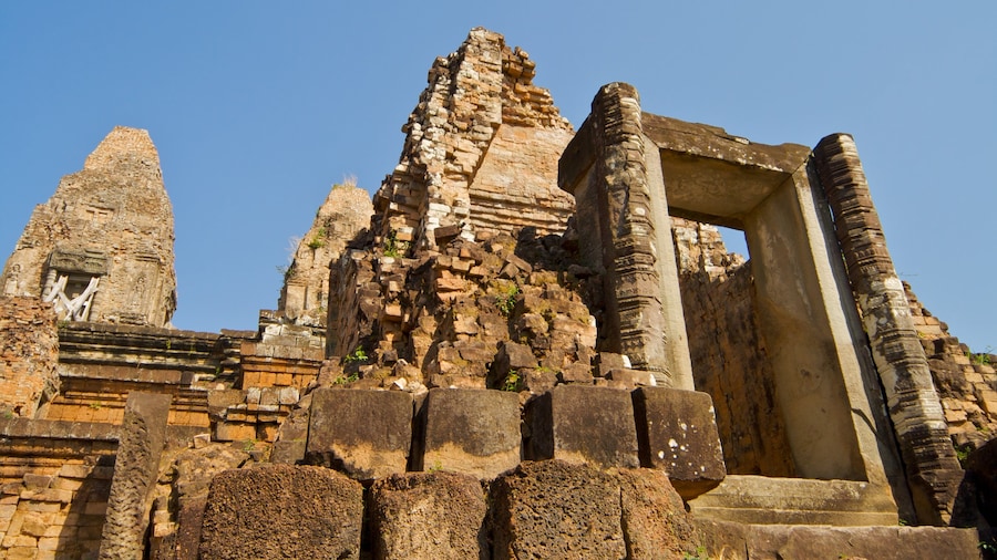 Siem Reap which includes building ruins