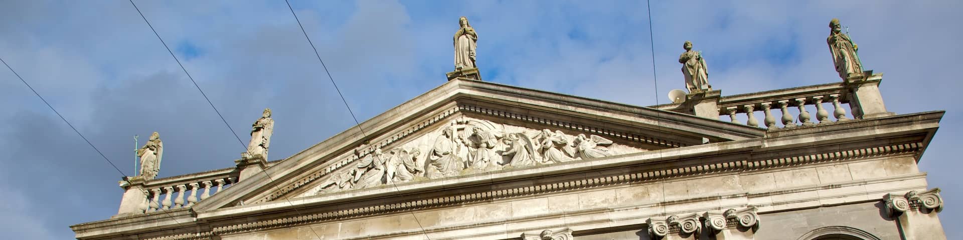 Waterford which includes heritage architecture