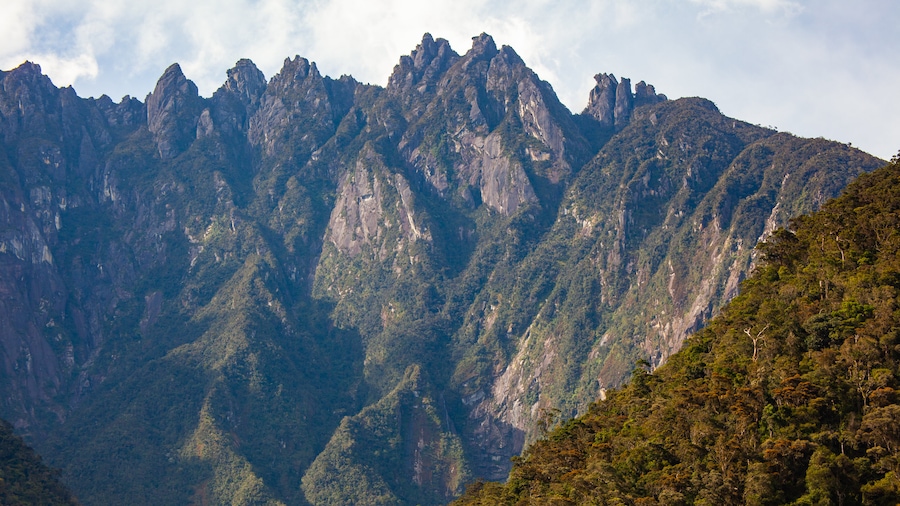 Kota Kinabalu bevat landschappen en bergen