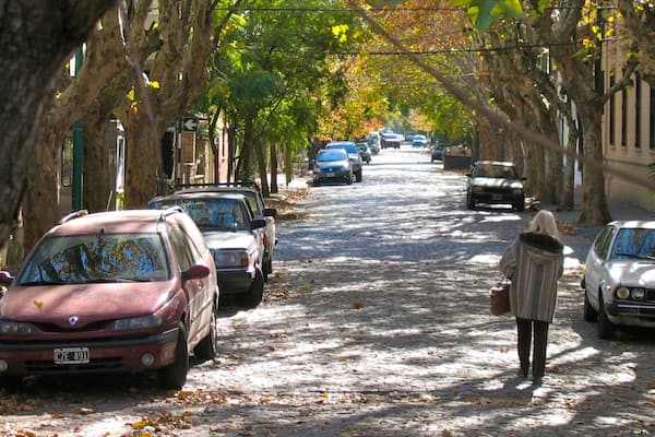 Palermo Soho welches beinhaltet Straßenszenen sowie einzelne Frau