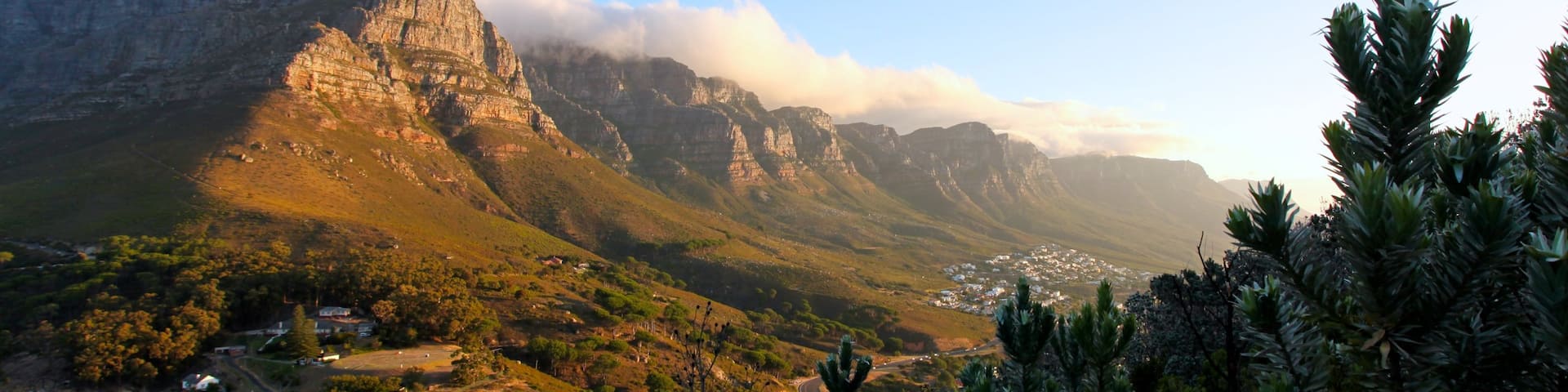 Table Mountain which includes landscape views and mountains