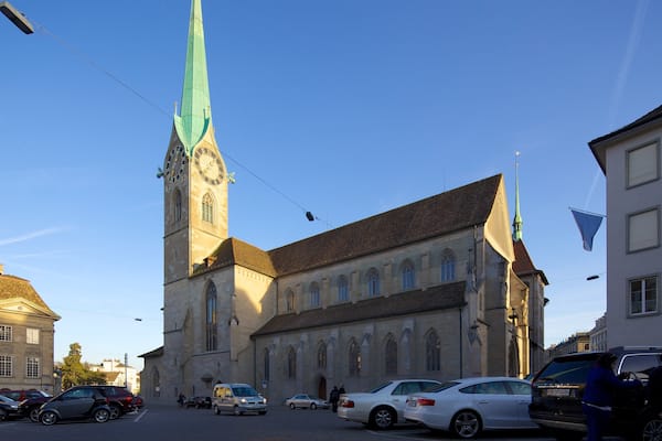 Fraumünster mit einem Kirche oder Kathedrale, historische Architektur und Stadt
