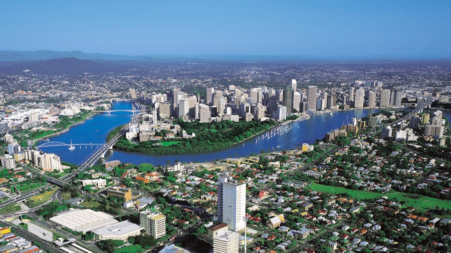 Toowong mostrando un edificio de gran altura y una ciudad