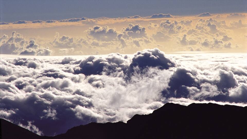 Kipahulu featuring mountains and landscape views