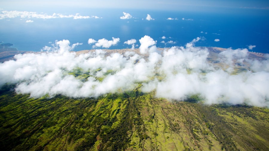 Maui Island showing landscape views