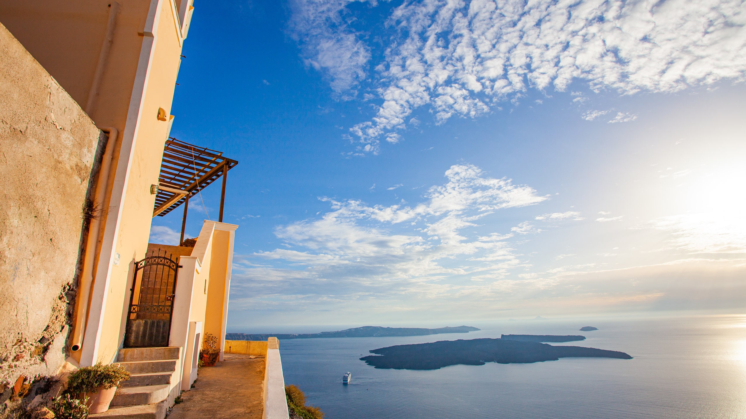 Firá featuring general coastal views
