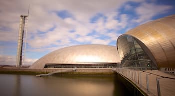 Wetenschapscentrum van Glasgow toont skyline