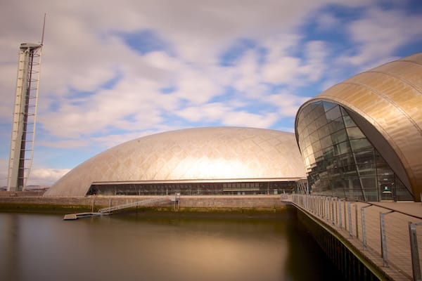 Glasgow Science Centre mit einem Skyline