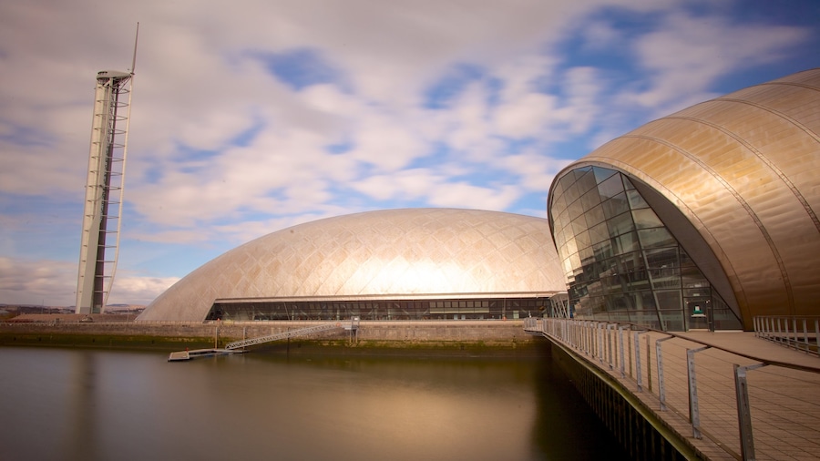 Glasgow Videnskabscenter som viser skyline