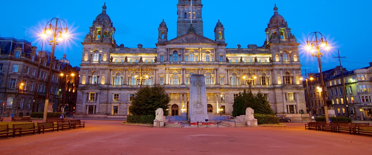 George Square which includes a city, heritage architecture and a square or plaza