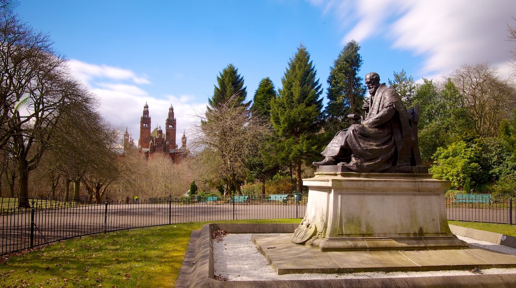 Kelvingrove Art Gallery and Museum showing art, a garden and a statue or sculpture