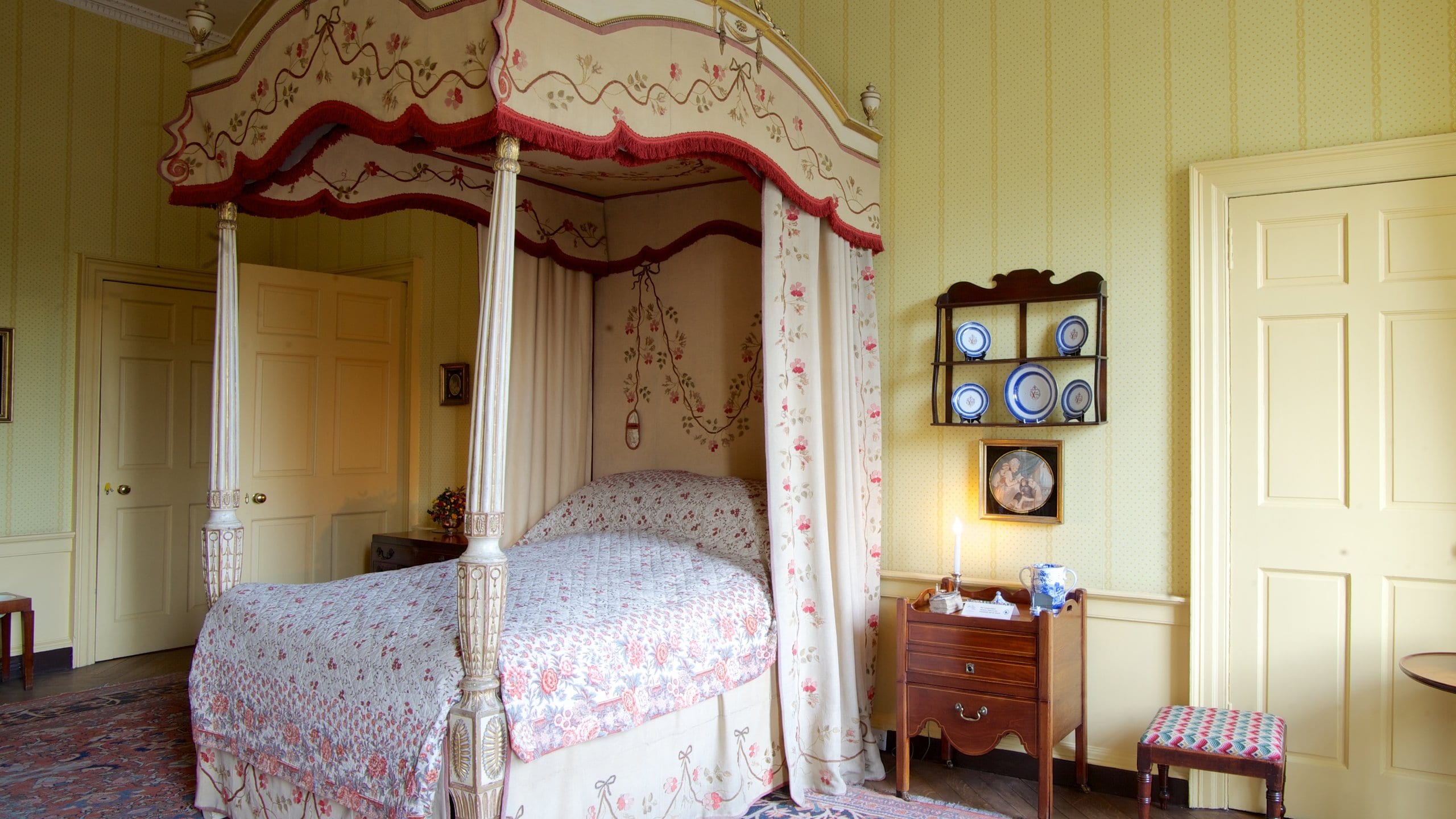 Nhà Georgian trong đó bao gồm căn nhà và cảnh nội thất