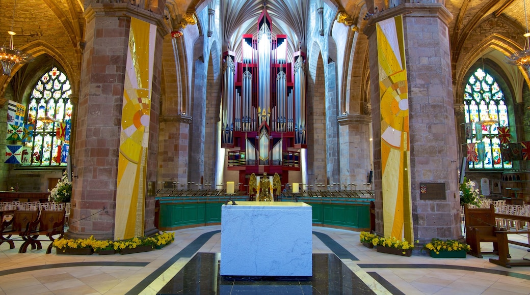 Kathedraal van St. Giles toont interieur, een kerk of kathedraal en religieuze elementen