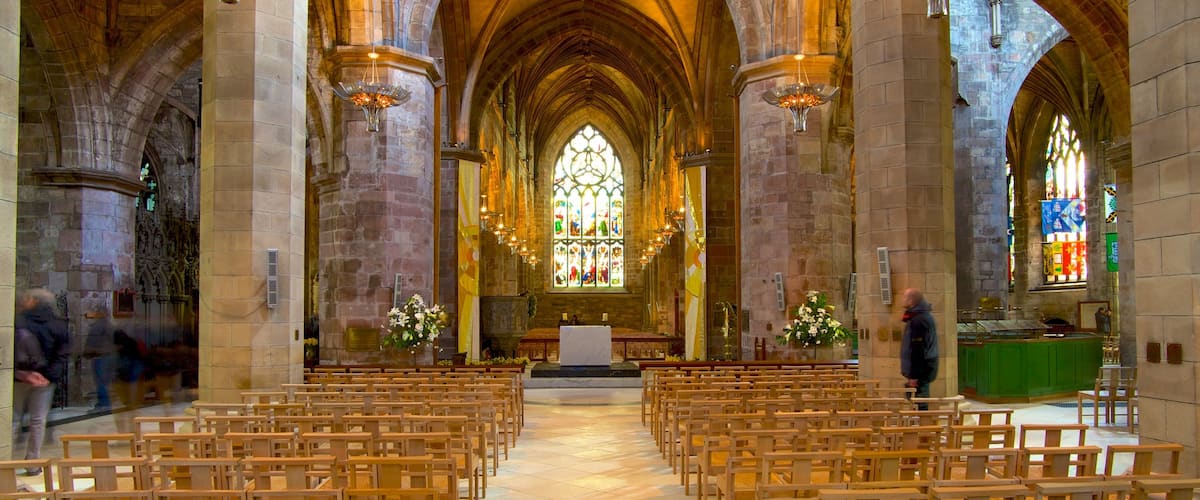 Edinburgh featuring kirkko tai katedraali, sisäkuvat ja uskonnolliset kohteet