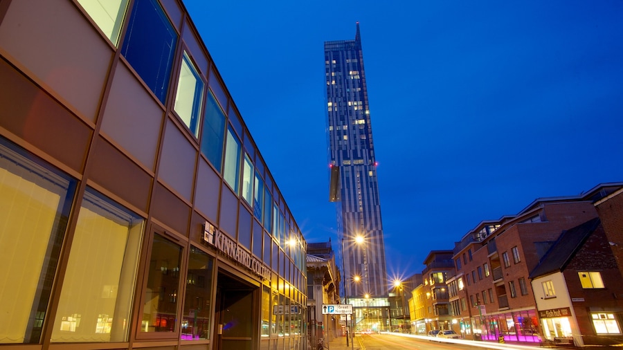 Manchester bevat moderne architectuur, een stad en straten