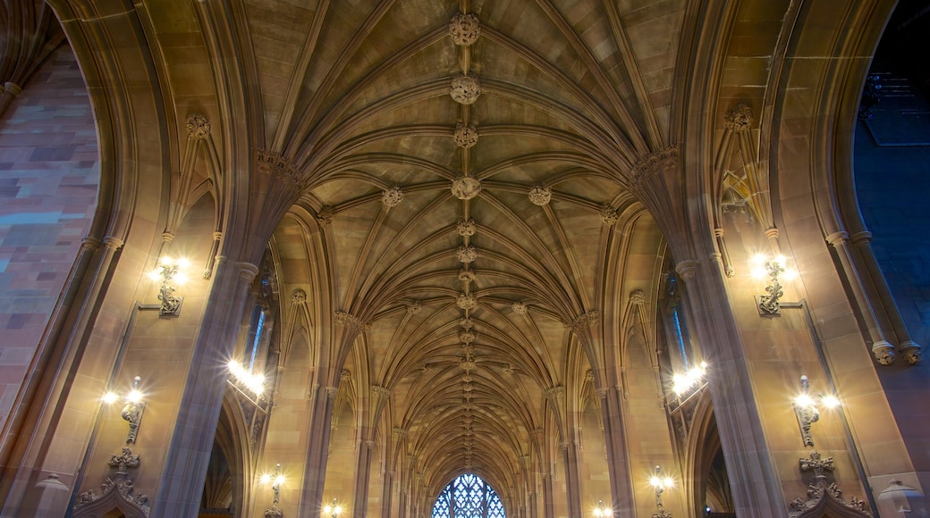 John Rylands Bibliothek welches beinhaltet historische Architektur und Innenansichten