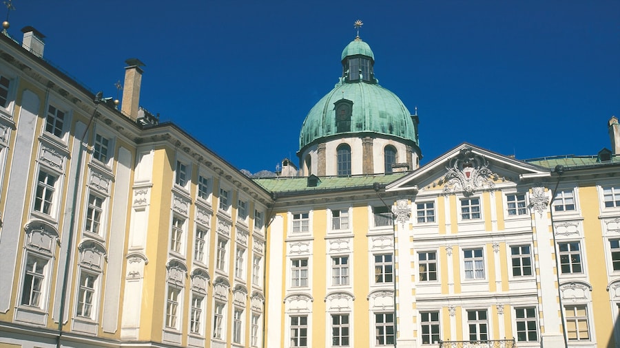 Kejsarpalatset presenterar chateau eller palats och historisk arkitektur