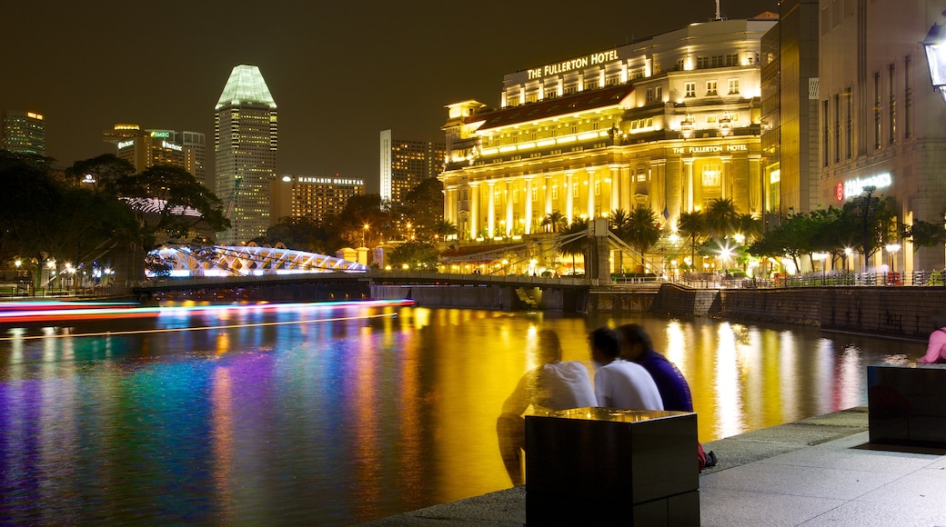 Boat Quay showing street scenes, skyline and a city