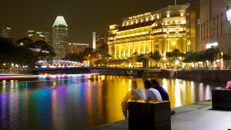 Boat Quay showing street scenes, skyline and a city