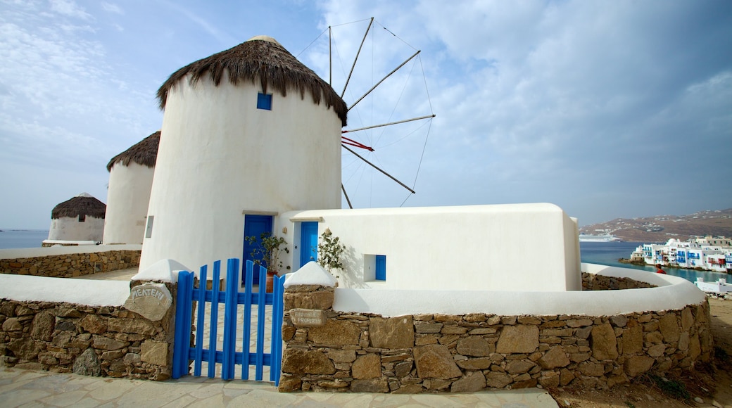 Moulins de Mykonos montrant moulin à vent et patrimoine architectural