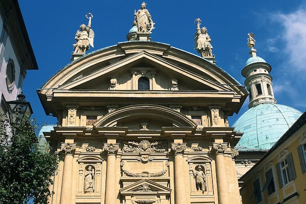 Mausolée de l\'empereur Ferdinand II mettant en vedette patrimoine architectural, monument et ville