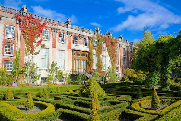 Bantry House mettant en vedette château, patrimoine architectural et jardin