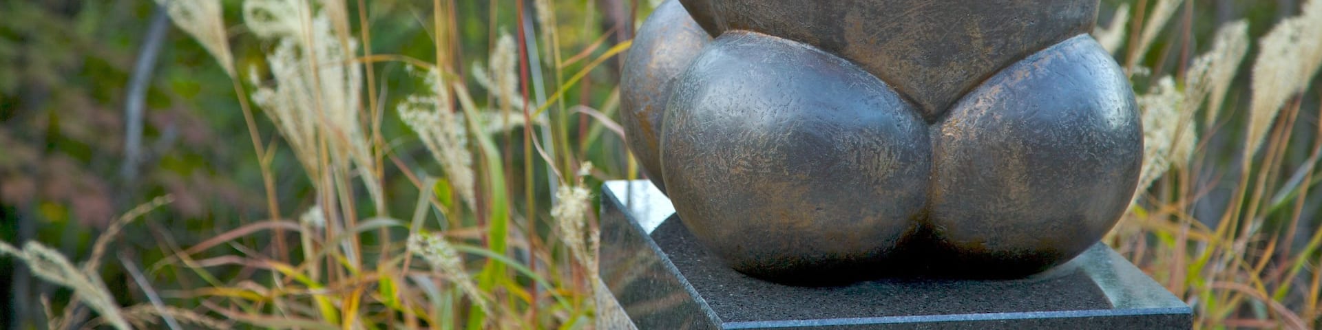 Haslla Art World featuring art and a statue or sculpture