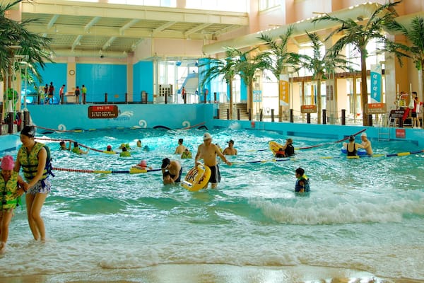 Sokcho which includes a water park, a pool and interior views