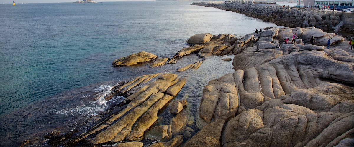 Sokcho which includes rugged coastline, landscape views and views