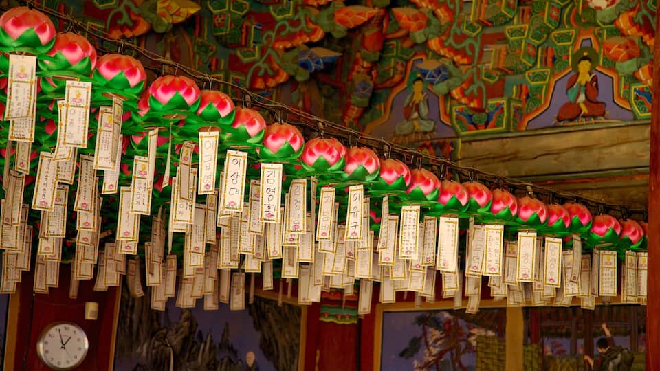 Sinheungsa Temple showing religious elements, a temple or place of worship and interior views