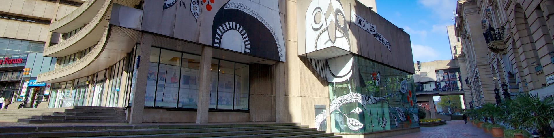 Chamberlain Square mettant en vedette scĂšnes de rue et ville