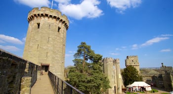 Warwick Castle showing heritage architecture and château or palace