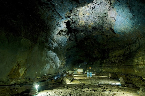 Manjanggul Lava-tube Cave showing interior views, caving and caves