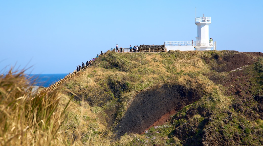 濟州島 其中包括 燈塔, 遠足或散步 和 山水美景