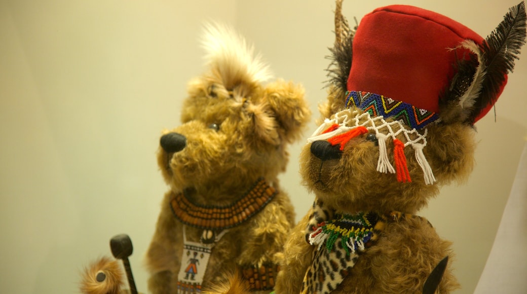 Jeju Teddy Bear Museum showing interior views