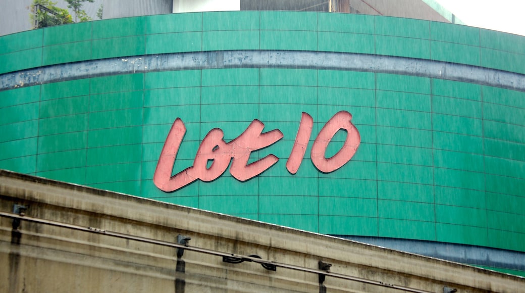 Bukit Bintang showing signage