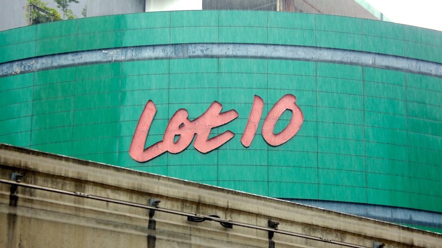 Bukit Bintang showing signage