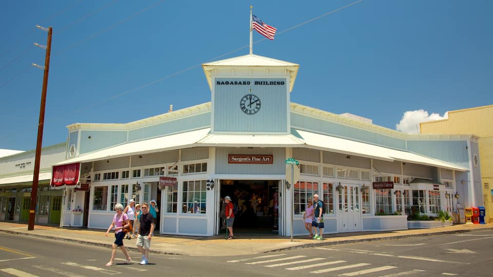 Lahaina showing street scenes