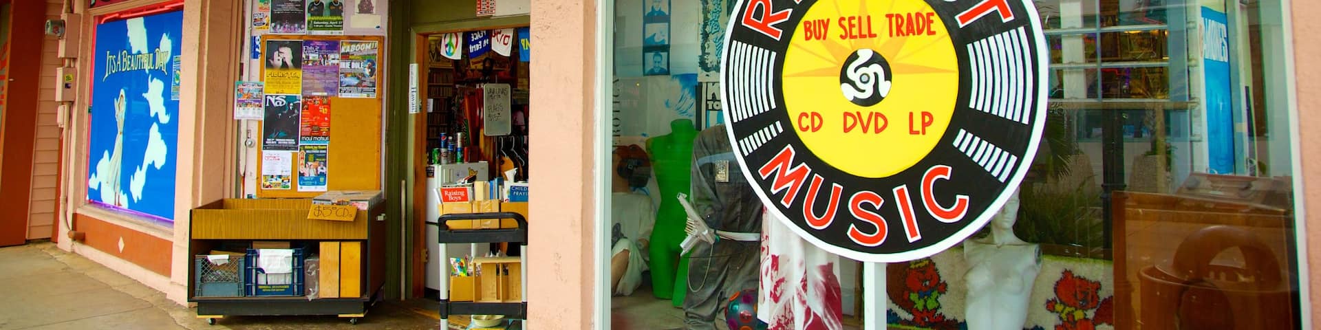 Wailuku featuring signage and shopping