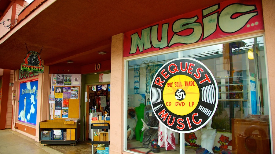 Wailuku featuring shopping and signage